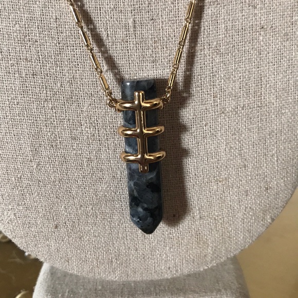 Stella & Dot Stone Legend Pendant - Picture 2 of 4